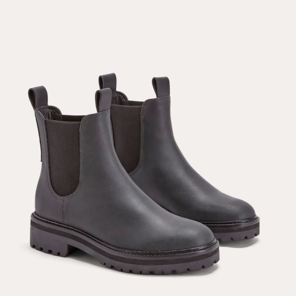 NEW Everlane Vintage Black Nubuck Leather Lug Sole Chelsea Bootie in Size 8